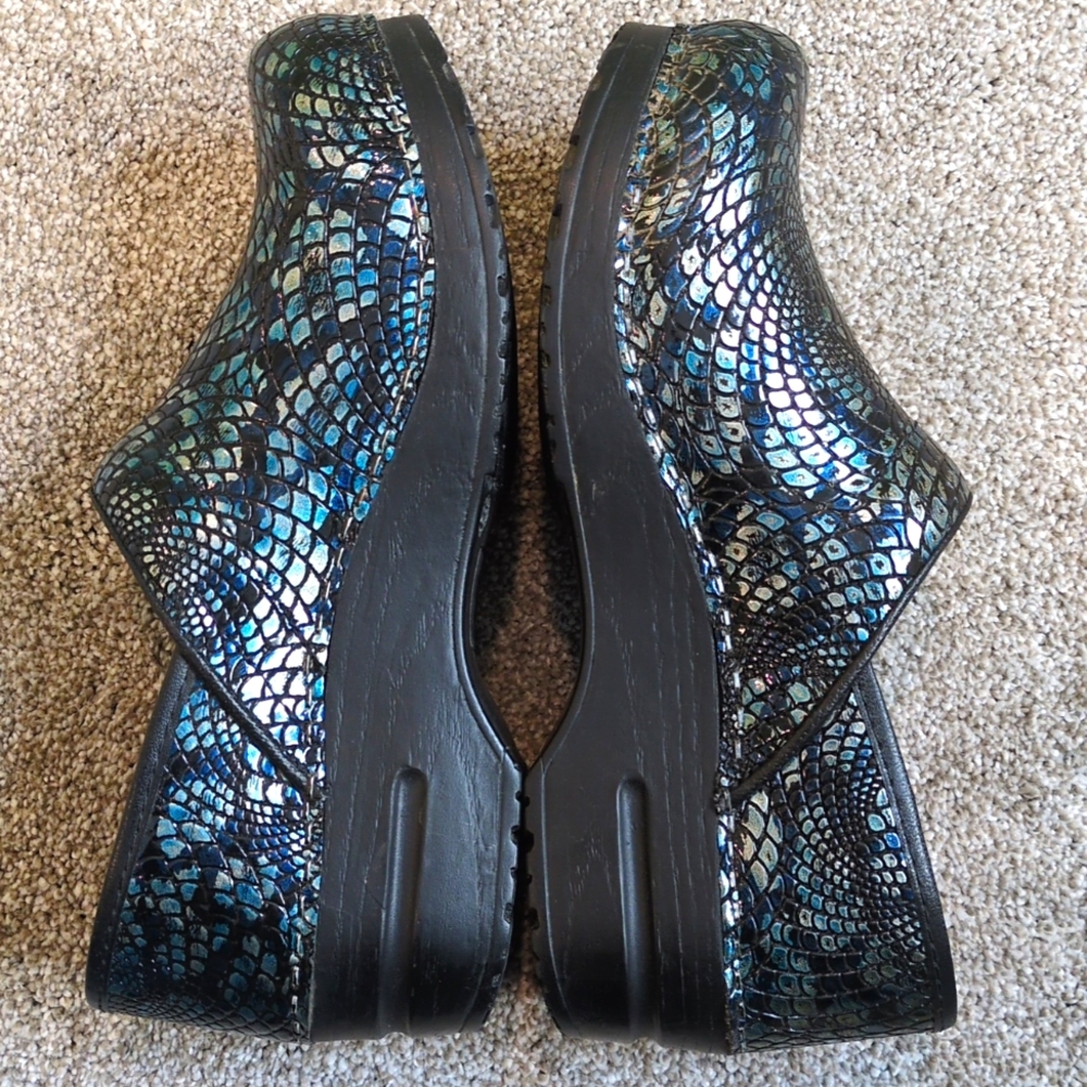 Women's Sanita clogs shoes size 38  Blue and Black Metallic🌠GREAT SHAPE!!! 🌠 - Picture 4 of 9